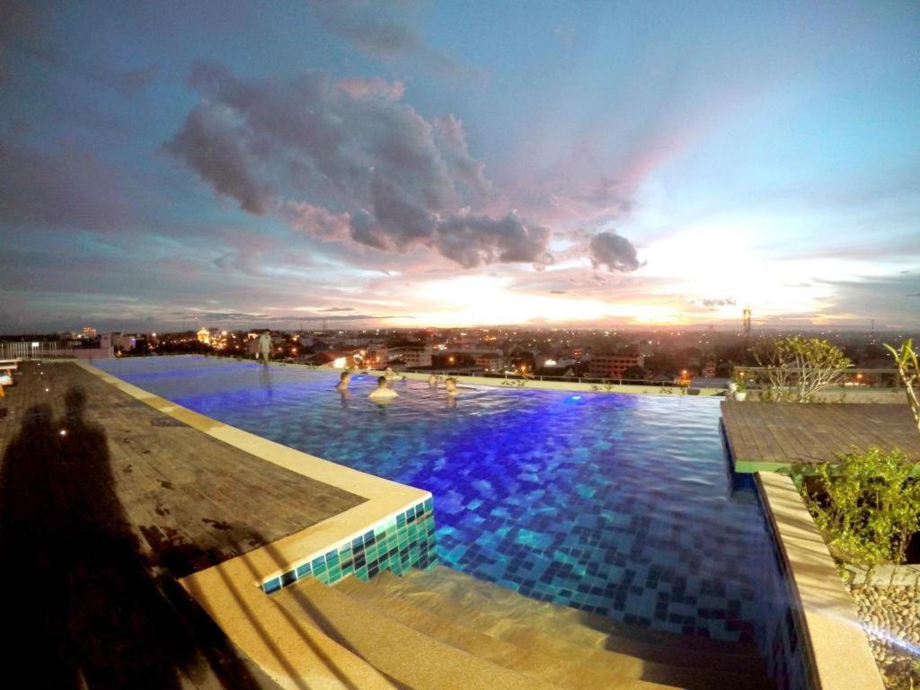 Sky City Hotel Vientiane Extérieur photo